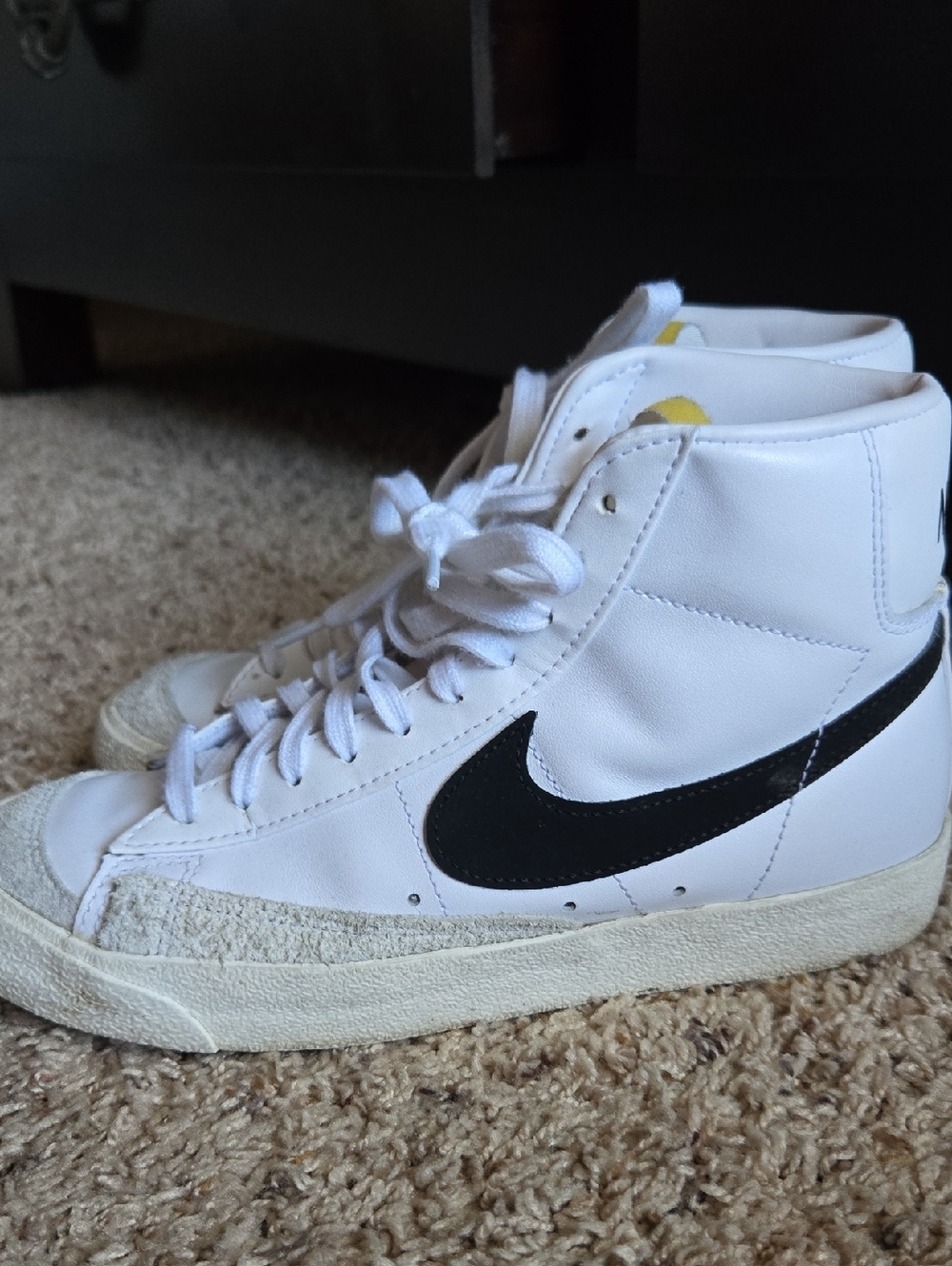 Nike Women's Blazer Mid '77 Vintage sneakers in white with a black swoosh